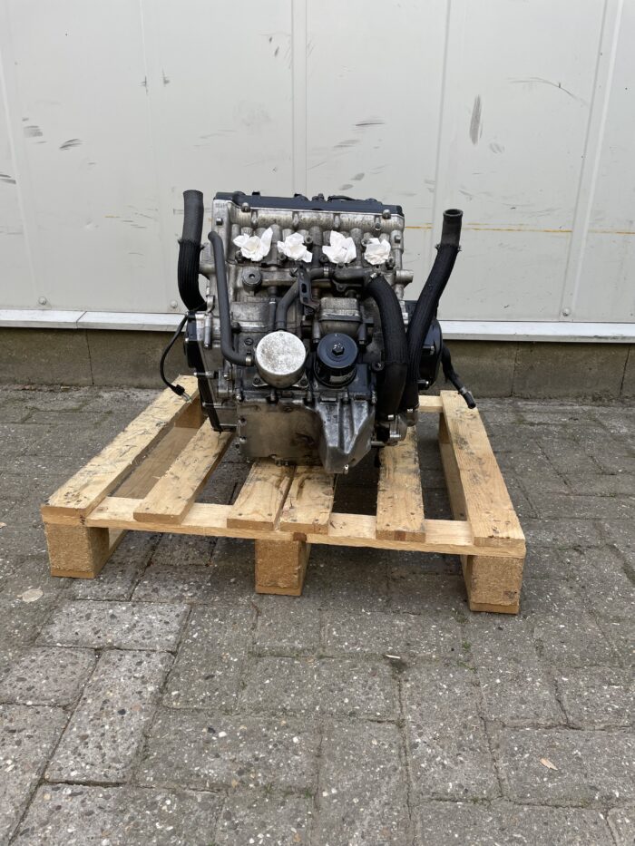 Suzuki 600CC K7 – Image 4