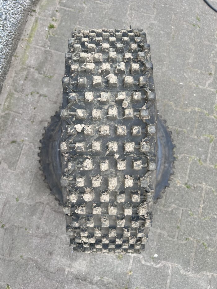 Egel 6 noppen met velg 4x100 185/65R15 203cm - Bild 2