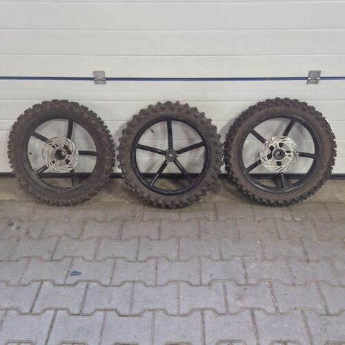 Noppen Banden Set Met Velg 90/100-60 alle 3 !